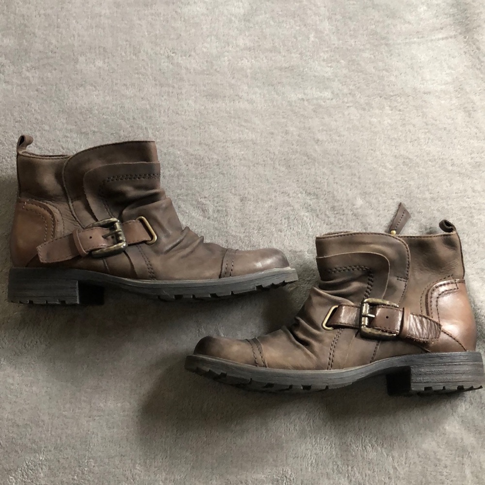Earth origins brown real leather ankle booties Jericho stone size 8 EUC